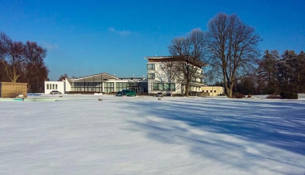 Wellness Hotel Orlik Kozarovice Exteriör bild