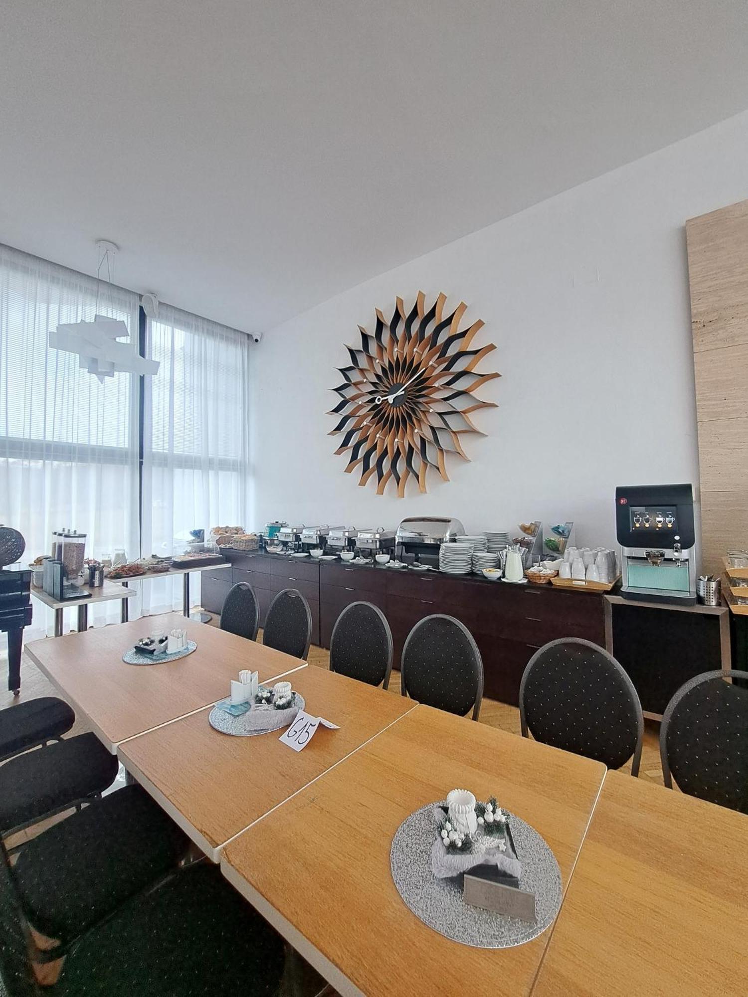Wellness Hotel Orlik Kozarovice Exteriör bild