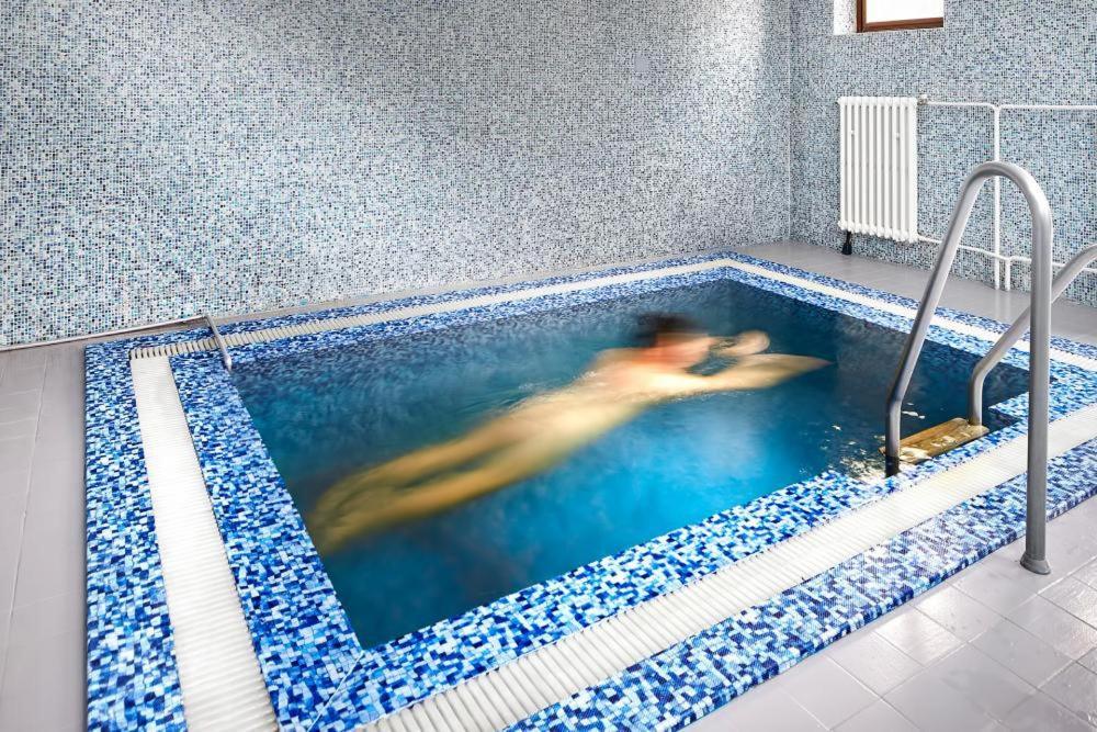 Wellness Hotel Orlik Kozarovice Exteriör bild