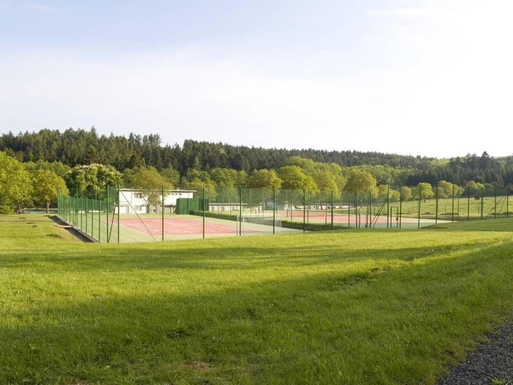 Wellness Hotel Orlik Kozarovice Exteriör bild