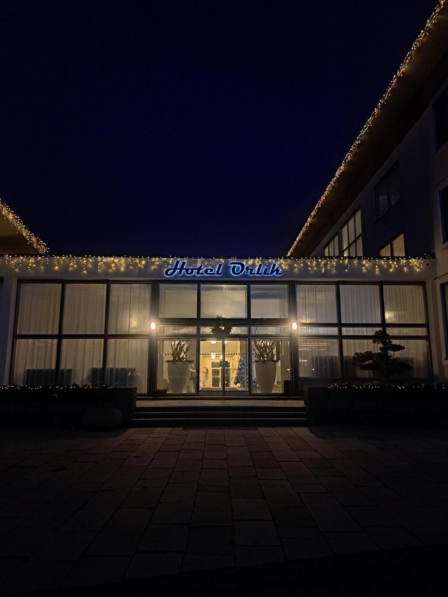 Wellness Hotel Orlik Kozarovice Exteriör bild