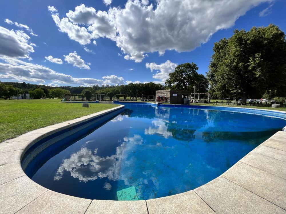 Wellness Hotel Orlik Kozarovice Exteriör bild